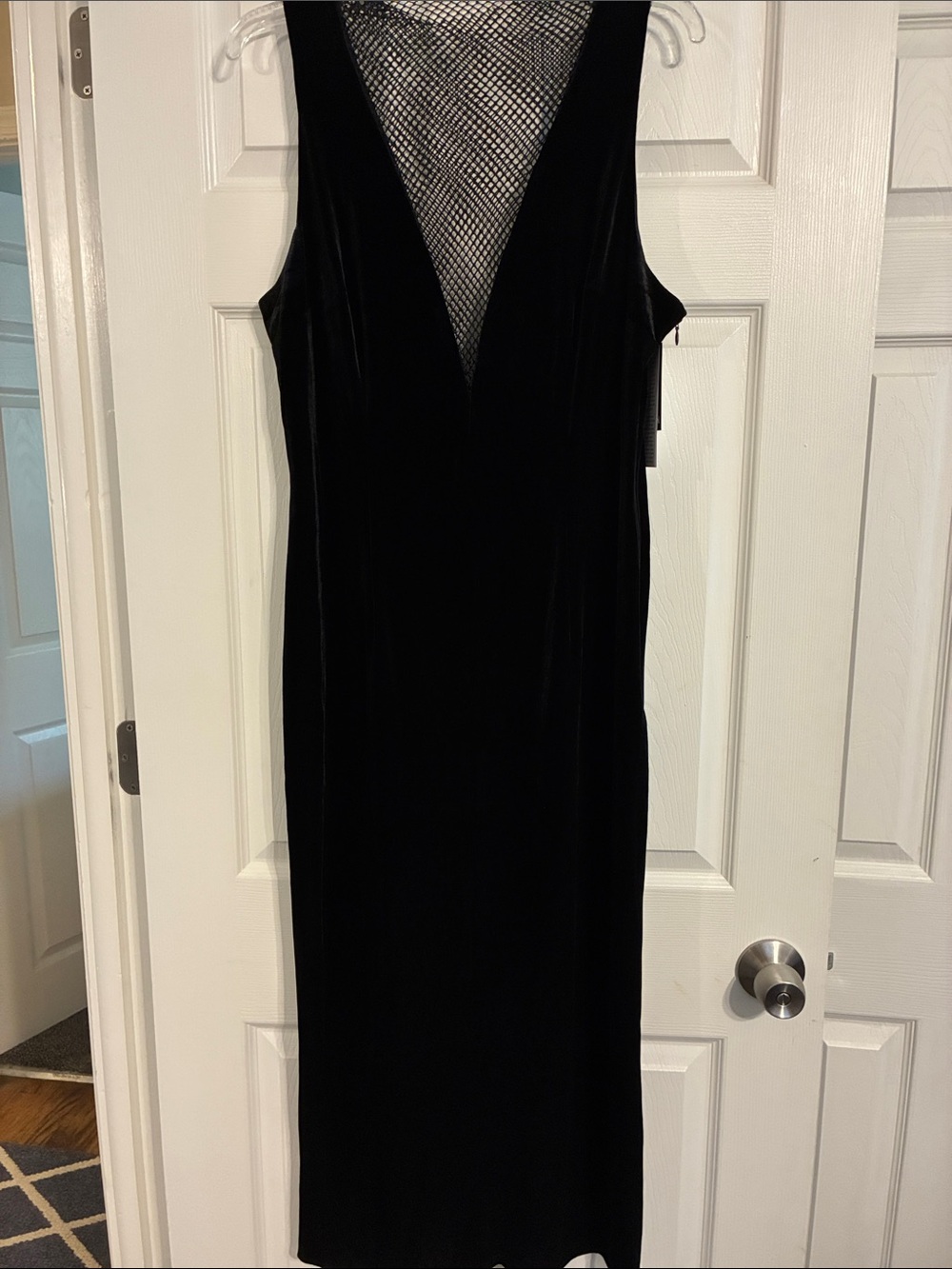 Black Velvet V-Neck Sleeveless Dress